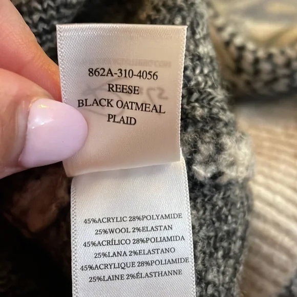 NWT Rails Reese Cardigan in Oatmeal Black Plaid - Picture 11 of 14